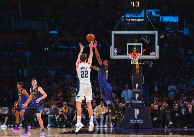 NBA(影)／湖人AD最後2罰失手付代價　2.5秒Wagner砍3分球魔術逆轉勝