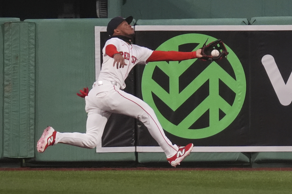 MLB(影)／紅襪外野手演出超精彩接殺　可惜主場不敵藍鳥中止連勝紀錄