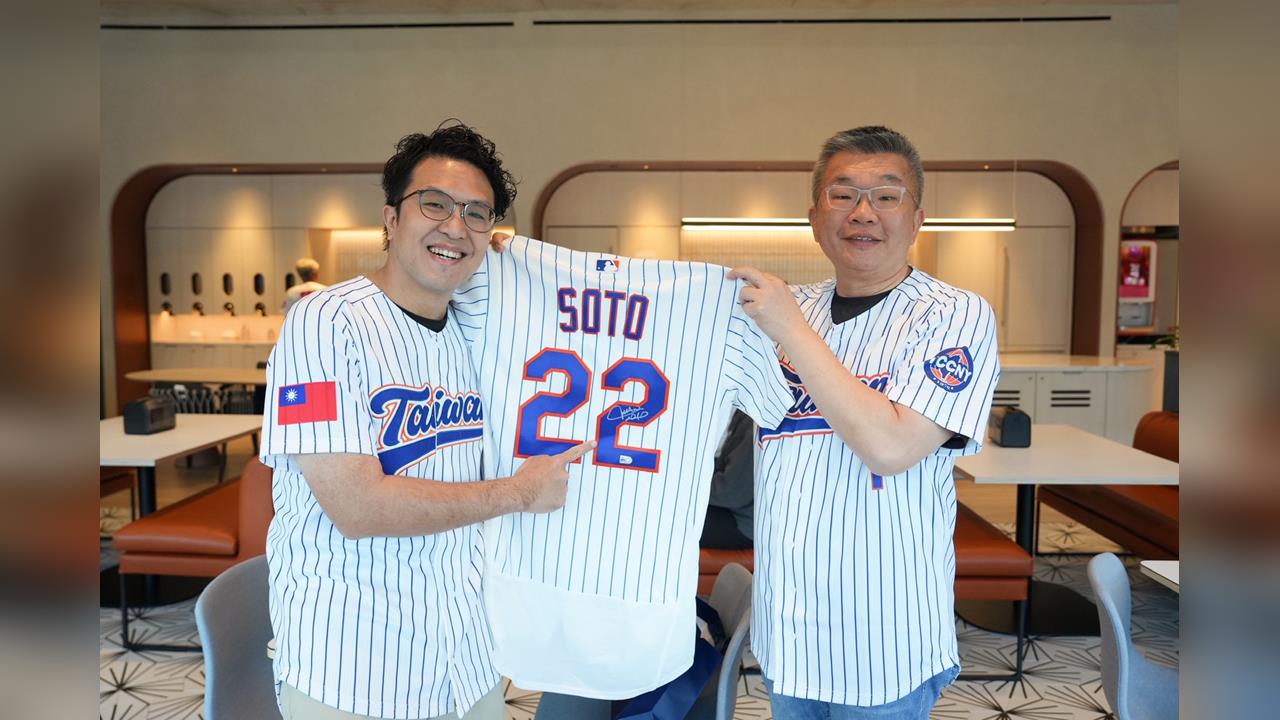 快新聞／沈伯洋運動外交第一彈！喜獲Soto簽名球棒　還見到紐約政界大咖
