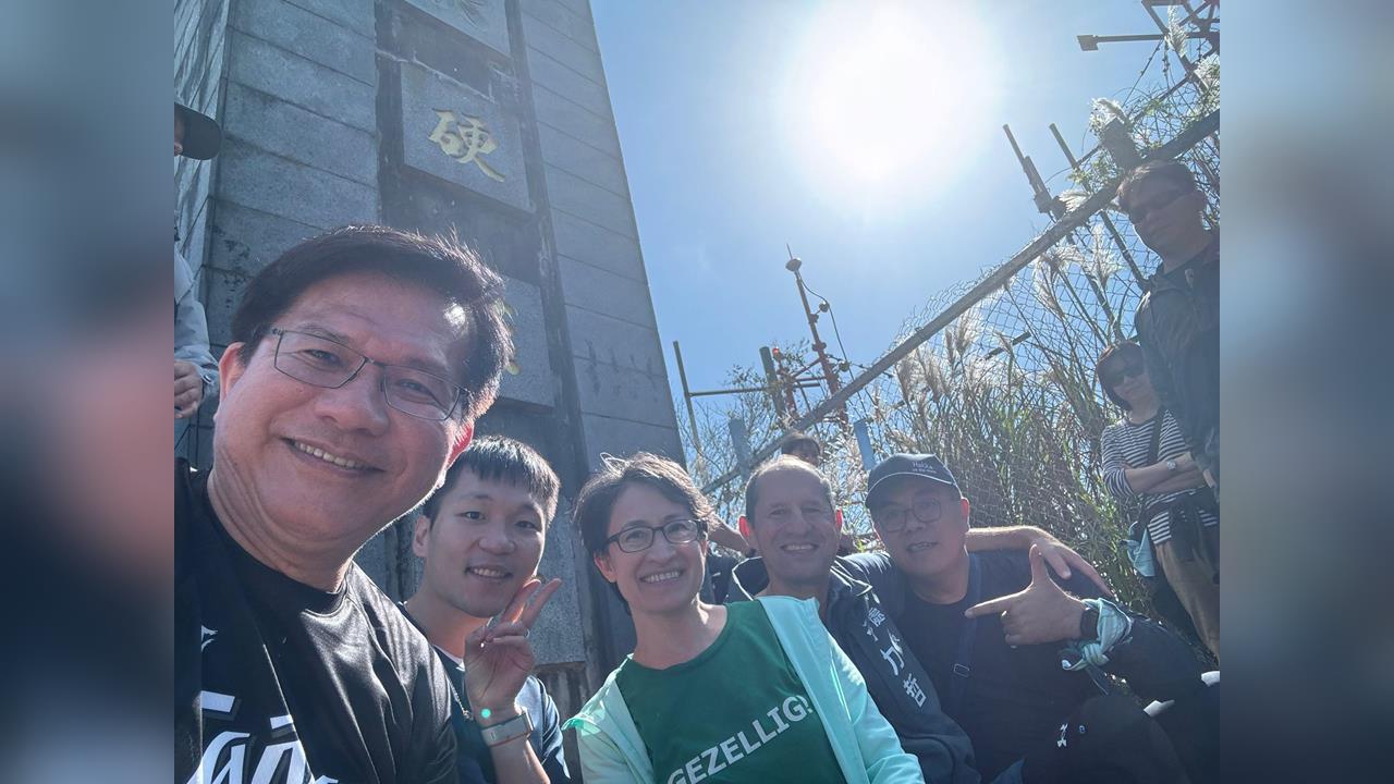 快新聞/陪蕭美琴、歐洲使節登硬漢嶺 林佳龍笑回:明天應該會「牚腿」