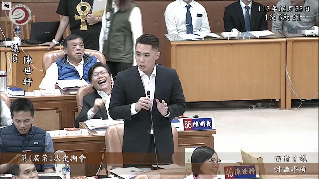 快新聞／兒子民眾黨議員處女秀高喊「民眾黨、國民黨別吵了」　父親國民黨議員笑翻