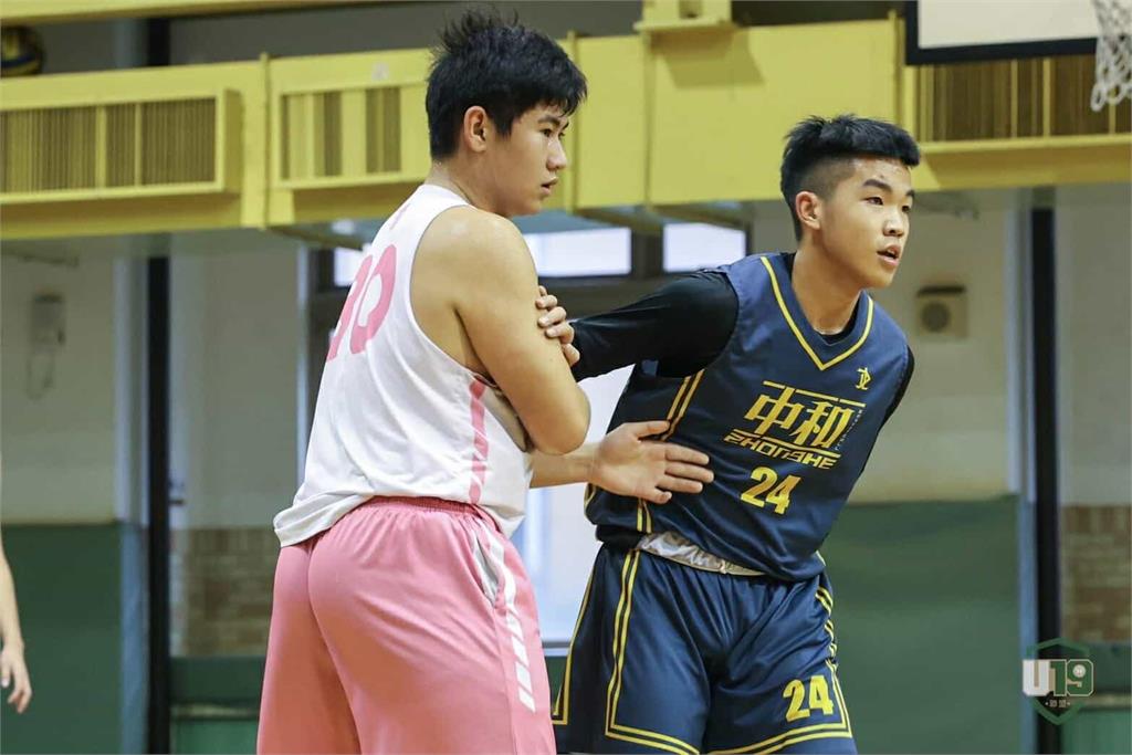 籃球／U19聯盟中和國中單日2戰皆勝　龍門國中備戰甲組戰力告急