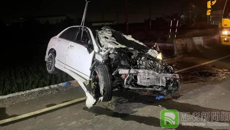 快新聞／又是酒駕釀禍？台南轎車深夜「飛越稻田墜水溝」　2男亡