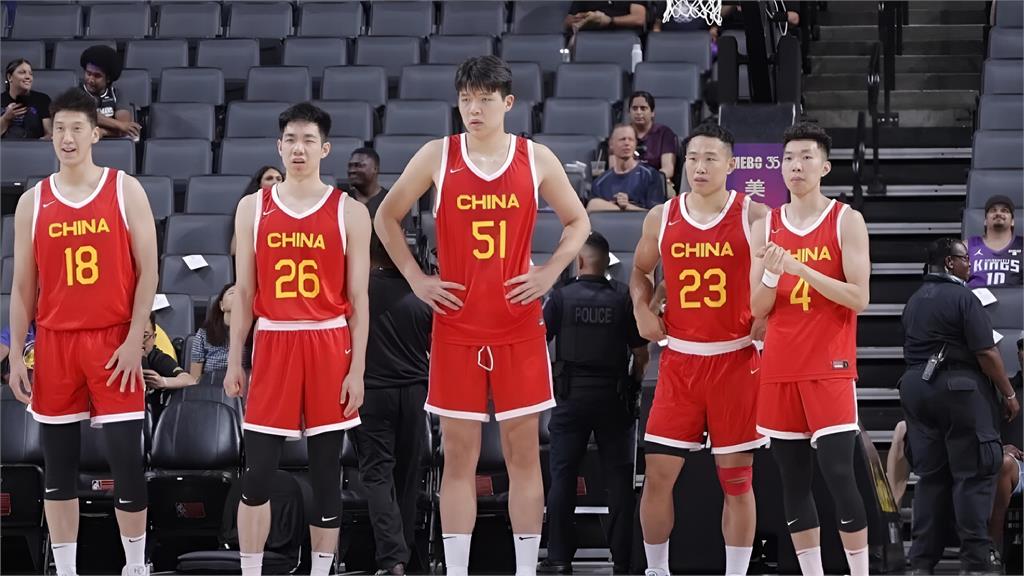 NBA／中國男籃進攻夏聯2戰慘輸82分！球員暴怒「甩6字」中網傻眼：去找虐的