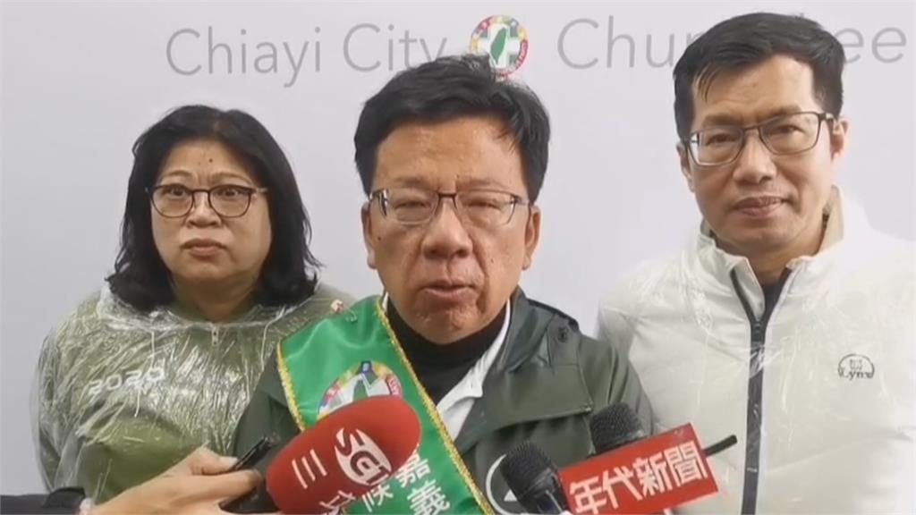 嘉義市長選戰倒數24小時　<em>李俊俋</em>不畏風雨拜票爭取支持