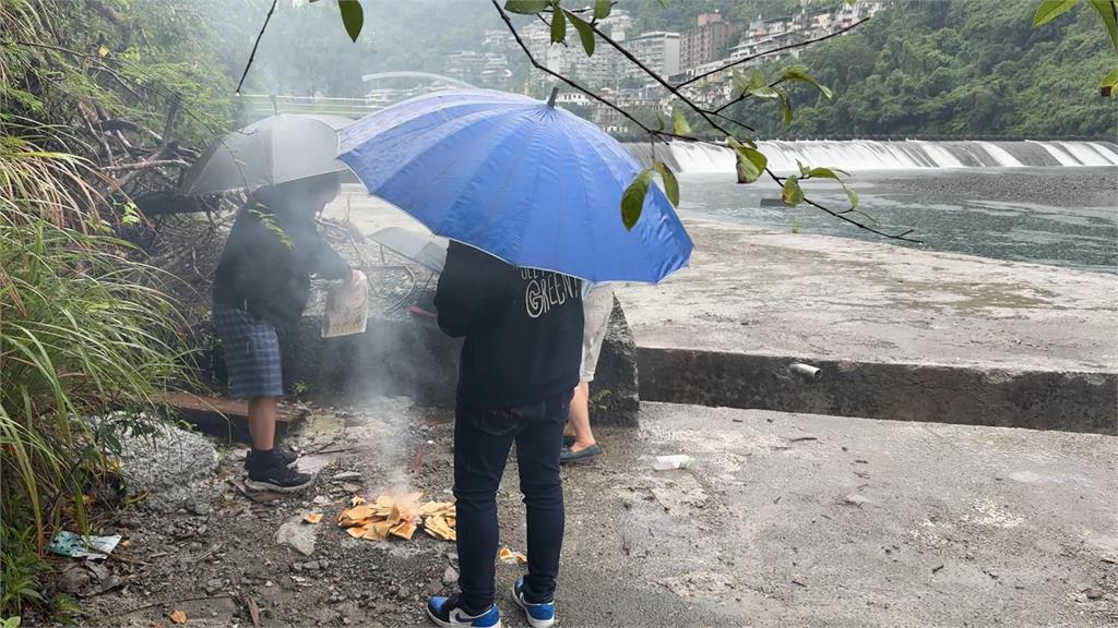 救援違規玩SUP溺水男　義消兩殉職一昏迷