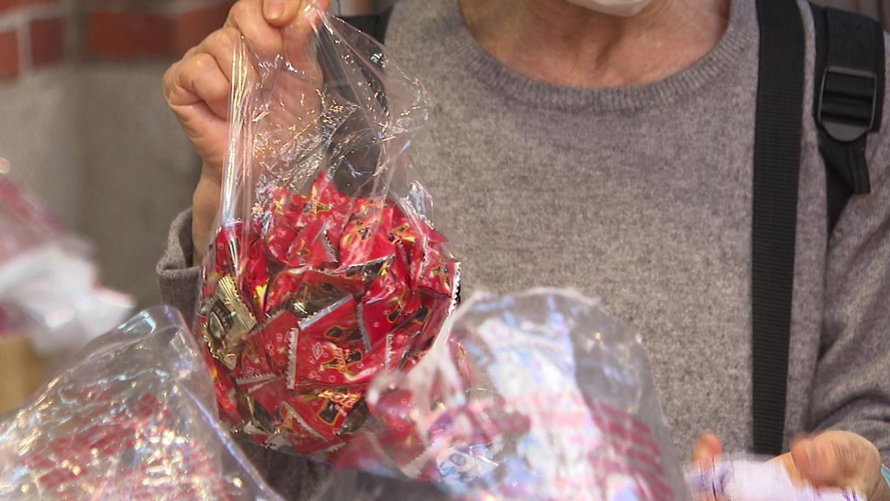 台北年貨大街最終日！攤商祭出清價　湧人潮撿便宜