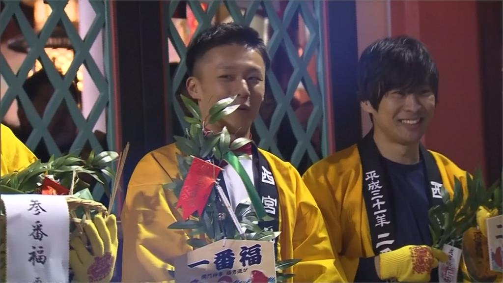 日本神社舉辦「福男」選拔 信眾狂奔力奪第一名
