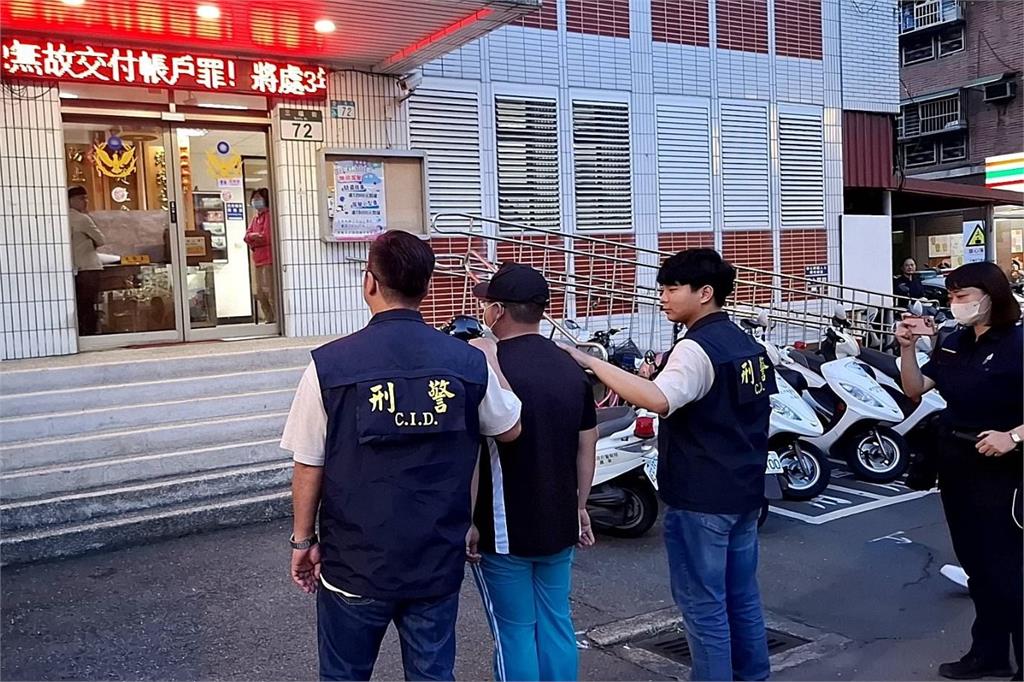 快新聞／軍人虐貓影片瘋傳全網！　新北動保處偕警逮人、救出1貓1狗安置