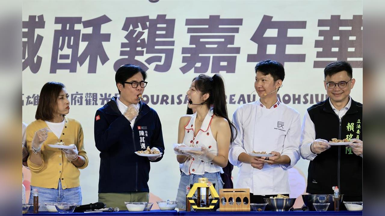 快新聞/「陳三歲」又調皮了!假餵安芝儇真自吃 賴瑞隆:盼博君一笑