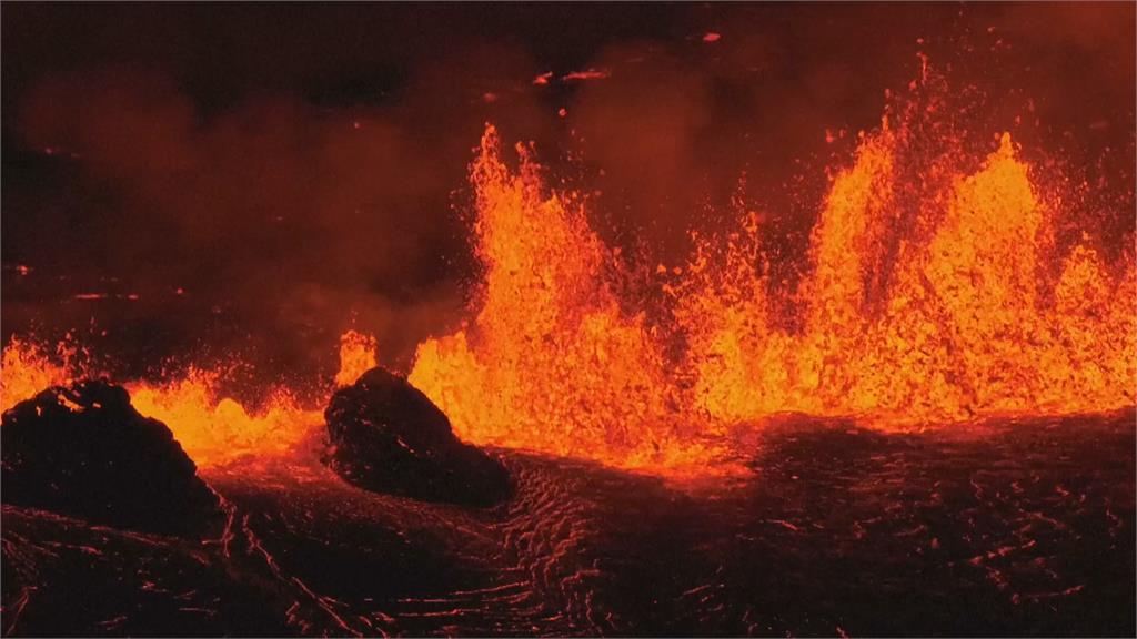 冰與火的國度！　冰島火山噴發1年內第7度噴發