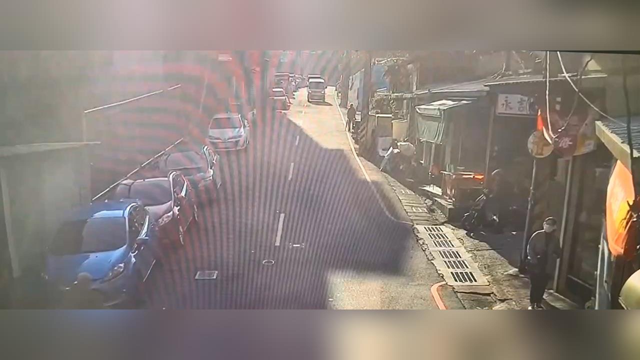 快新聞／驚悚！基隆民宅氣爆「屋內面目全非」　64歲男逃1樓「全身50％二級燒傷」