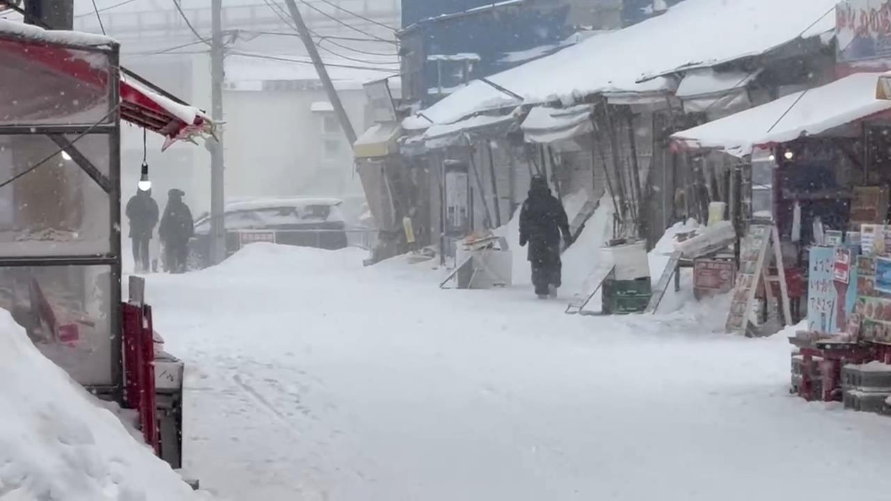 宛如下雪版颱風天！　赴北海道遊客行程大受影響