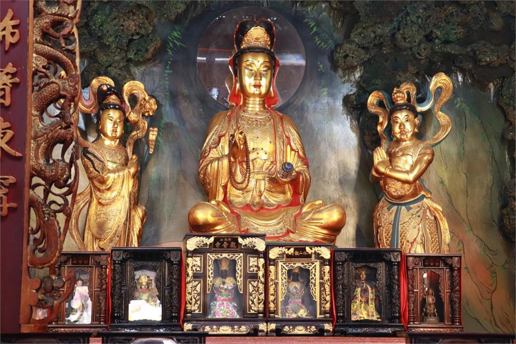 迎坪位正戲慶典 竹林山寺「大媽」、「巡迴媽」昨起駐駕德林寺供信眾參拜