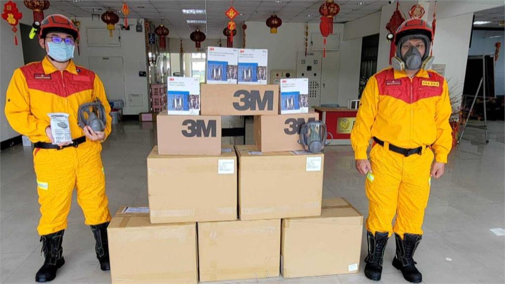 報答救命之恩！太魯閣事故生還者　捐110組防護面罩回報消防員