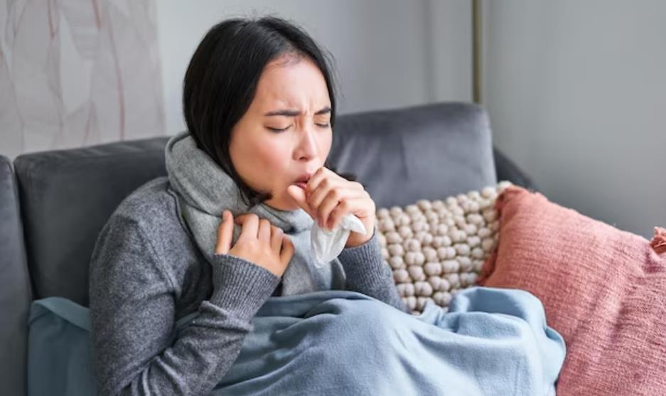 對抗「黴漿菌」中醫有一套！冷天把「1穴位」包好包滿　可防風邪入侵
