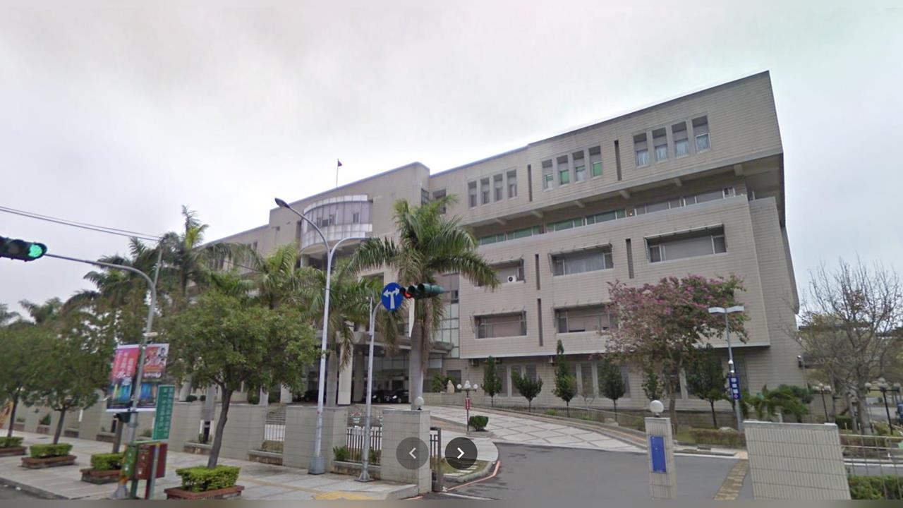苗栗運將突開窗裸露下體播色片！開燈供人看辯「在這樣」下場曝光