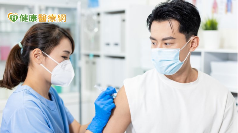 接種新冠疫苗皮膚出狀況怎辦？　專家：多數會自然消失