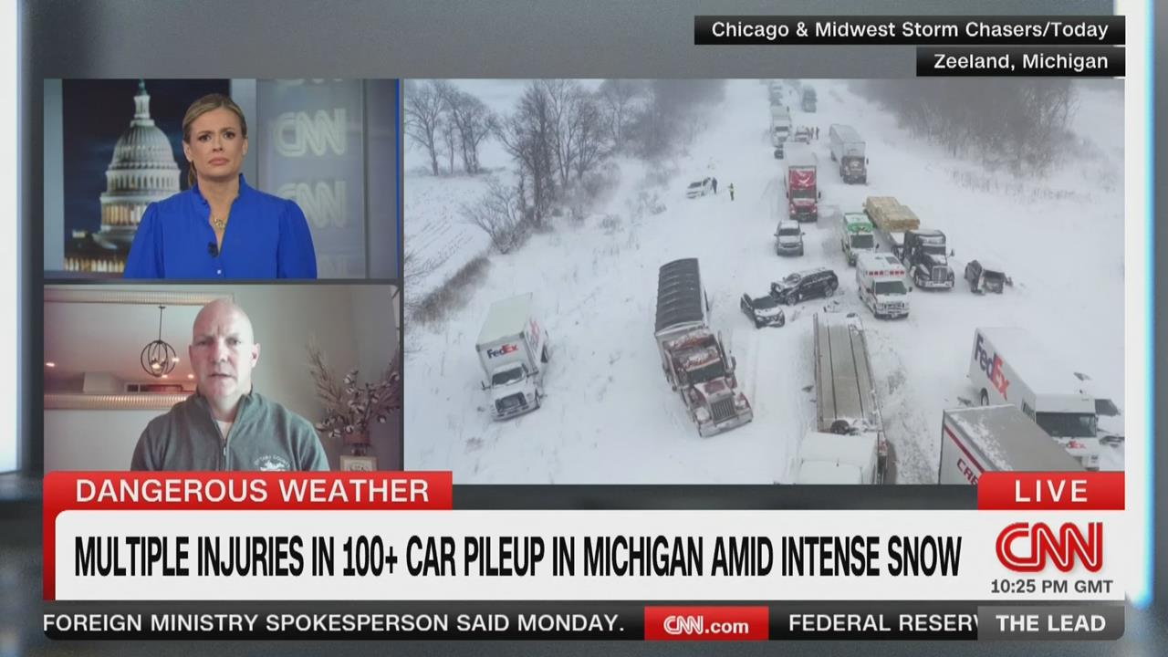 冬季風暴襲美國全境　密西根州上百輛車連環撞