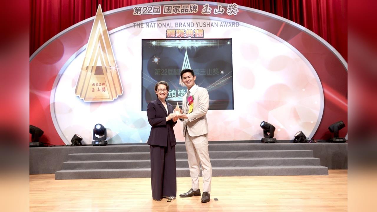 台灣生技之光婕樂纖 狂掃「第22屆 國家品牌玉山獎」奪下業界最多的25項獎項