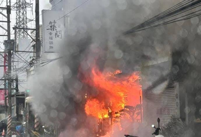 快新聞／開工日疑燒紙錢釀災！　桃園某知名火鍋店慘遭祝融