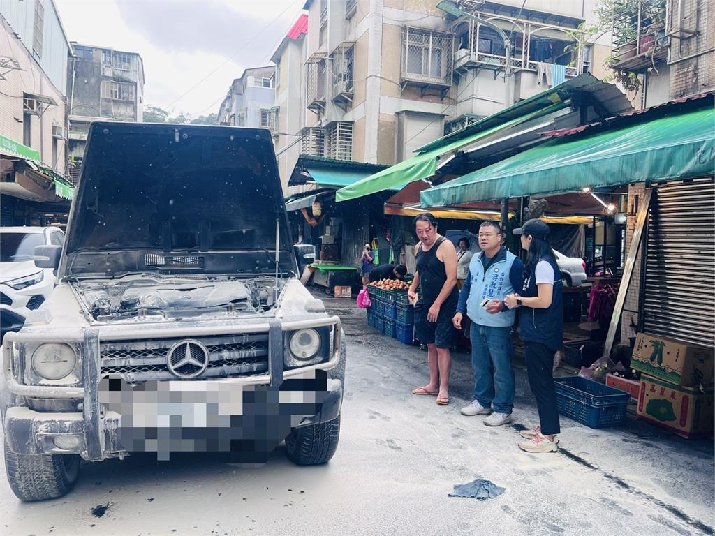 百萬休旅車路上車頭冒煙　車主下車察看竟是這位藝人！