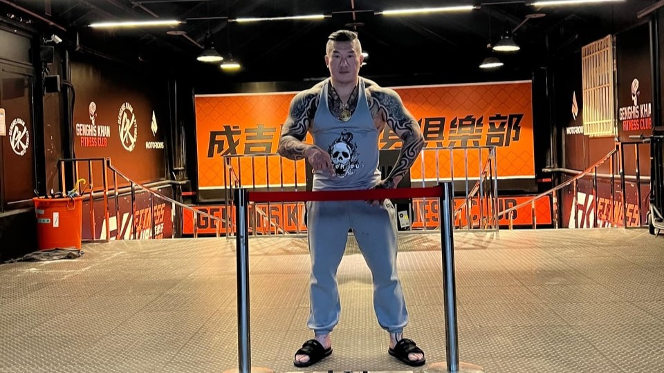 館長喊將前進中國!苦苓曝「小粉紅全傻眼」:我們是資源回收場嗎?
