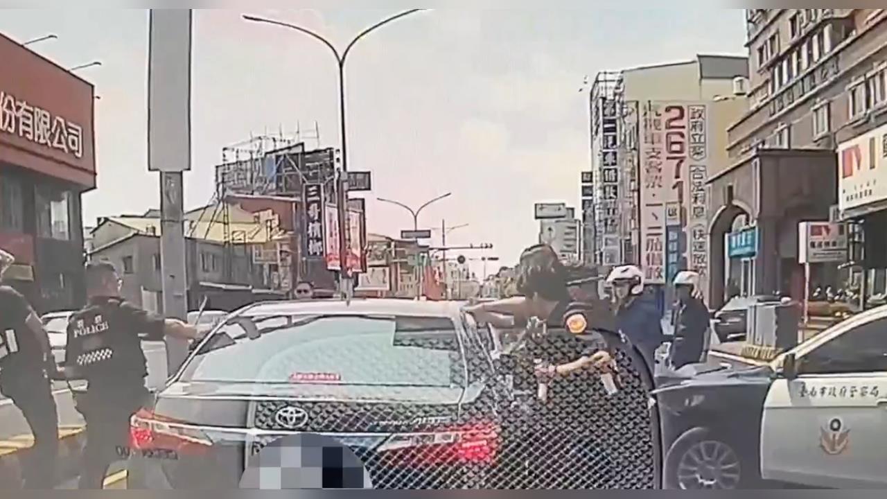 台南街頭警匪圍捕　前後包抄警破窗逮雙煞