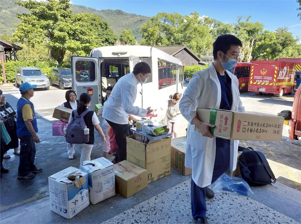 暖心！醫護搶進災區駐診   護理師感嘆驚呼「醫療站是我的婚宴場地」