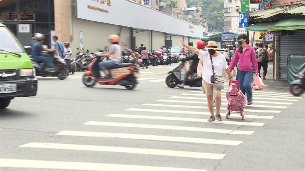 檢舉機車沒禮讓竟「不開罰」　北投警說這原因沒違規不罰