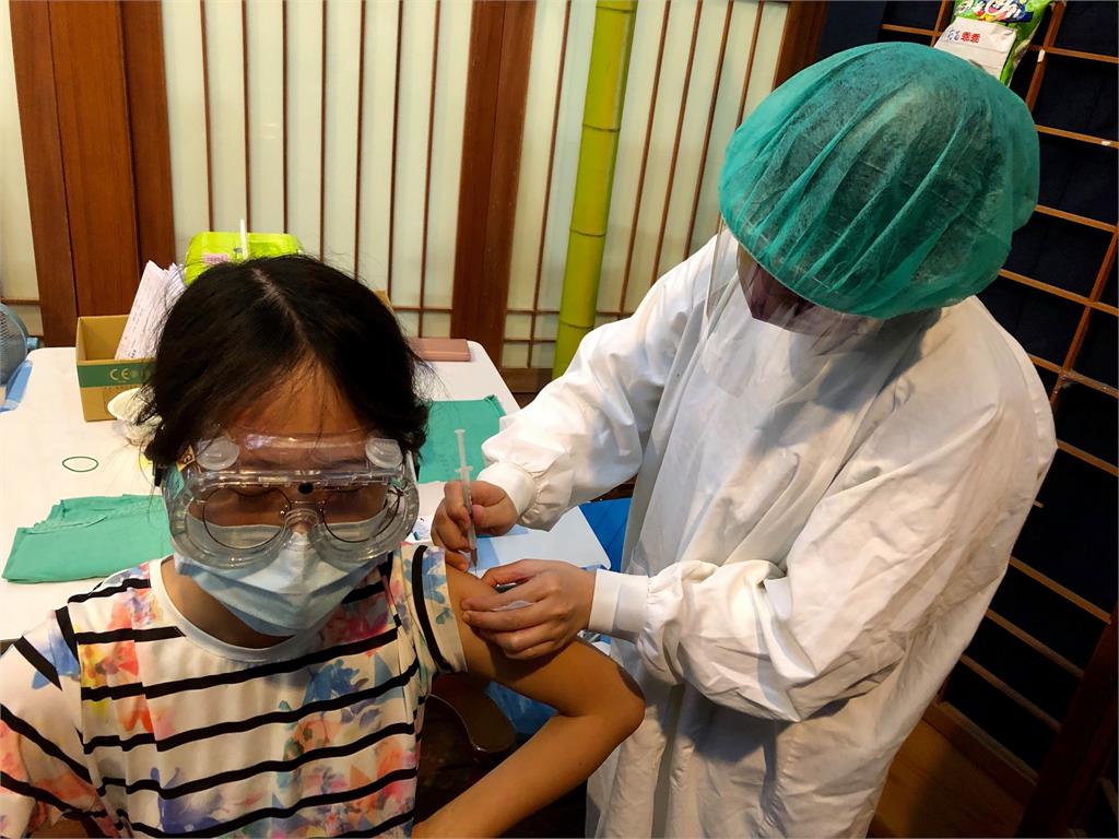 花蓮慈濟開打「疫苗殘劑」！首日8年輕人「快手預約」成功接種