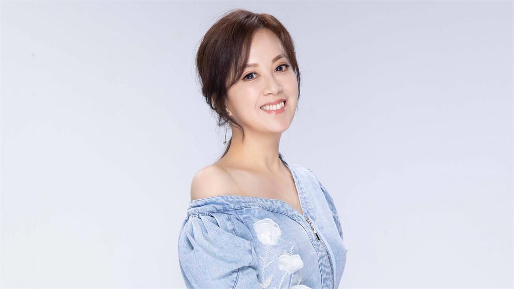 才爆合約糾紛！台語女歌手爆泰國慘遇「最大水災」！半夜急撤離狼狽畫面曝