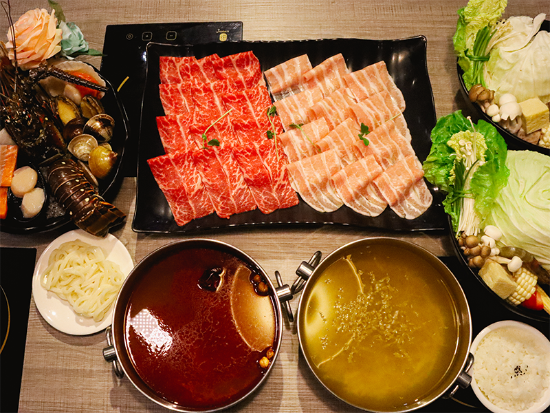 蘆洲人氣火鍋爽吃平價高級肉！極致狂饗宴更附波士頓龍蝦！