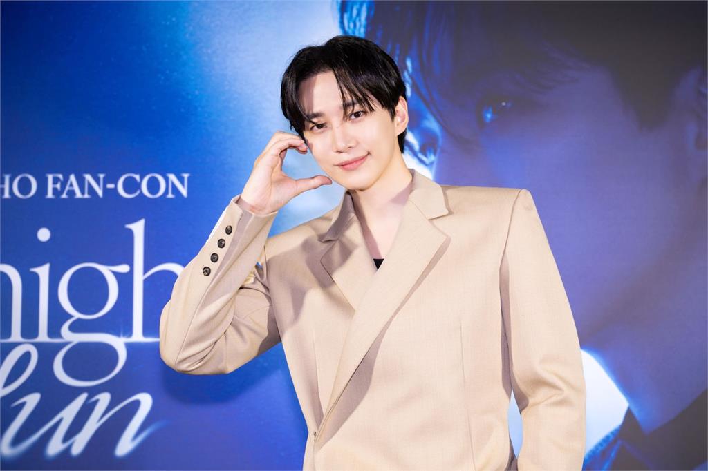 李俊昊最愛躺平擼貓　求推薦美食清單一次吃個夠