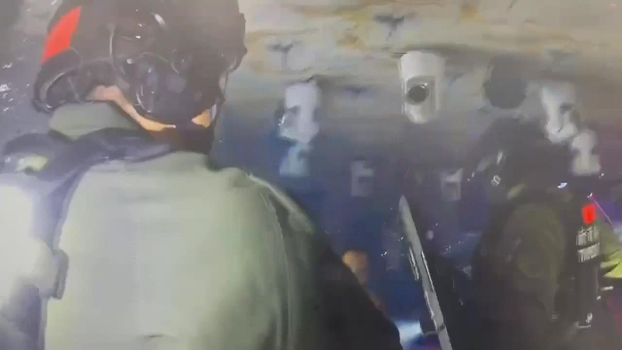 新市非法越式KTV開毒趴被抄　12人落網、查獲860克毒品