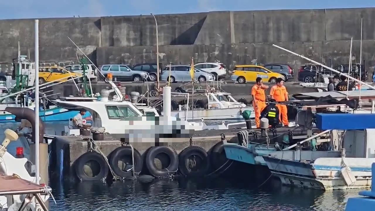 基隆八斗子漁港驚見浮屍！　男人載浮載沉救起已明顯死亡