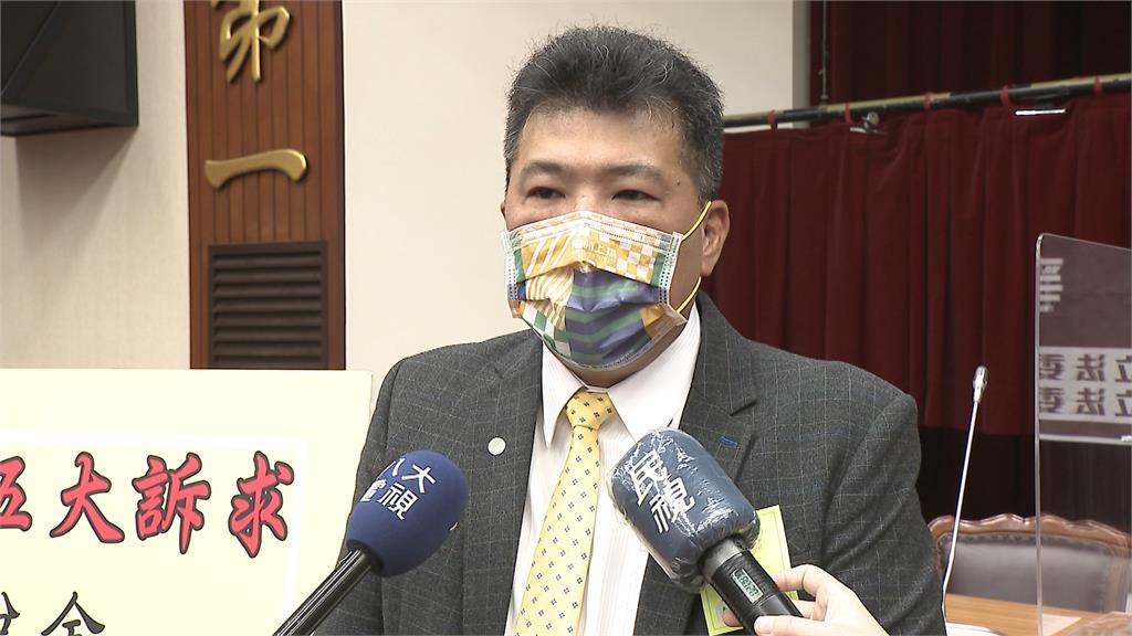 遊覽車業者苦撐　要求紓困貸款再展延兩年