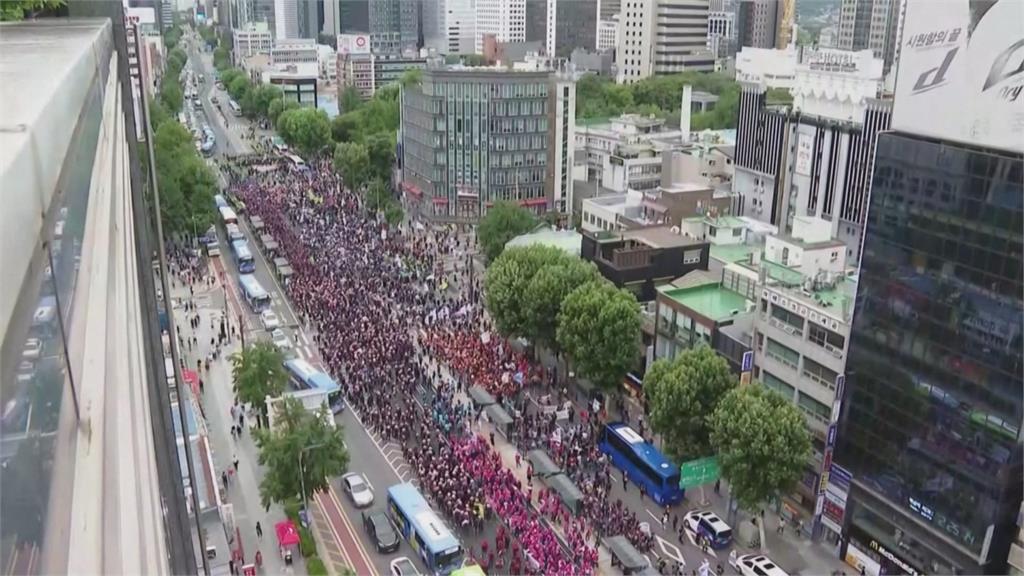 單日新增794確診　勞團仍動員8千人在首爾示威
