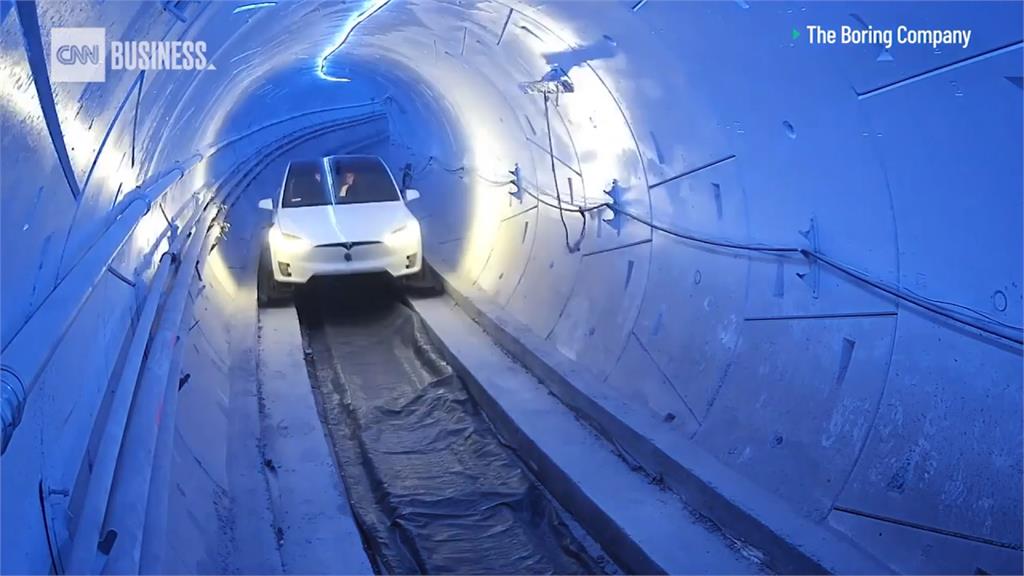 <em>馬斯克</em>展示地下隧道 打造洛杉機高速運輸網