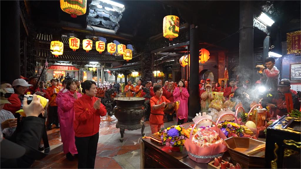 桃園龍德宮四媽祖起駕回鑾　和美福德宮信徒不畏風雨熱情接駕