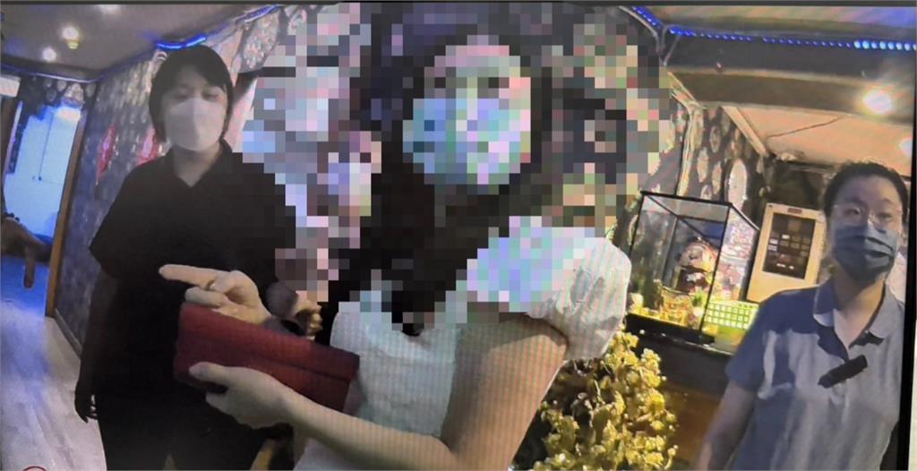 基隆小吃店藏春色！　2名「五旬美魔女」下海陪酒遭逮