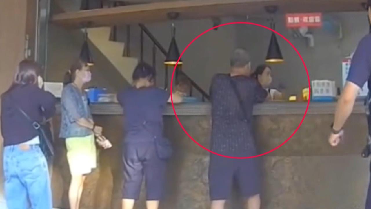５０歲男買便當突「定格」趴櫃台　中風？店員報警送醫「急性腦出血」