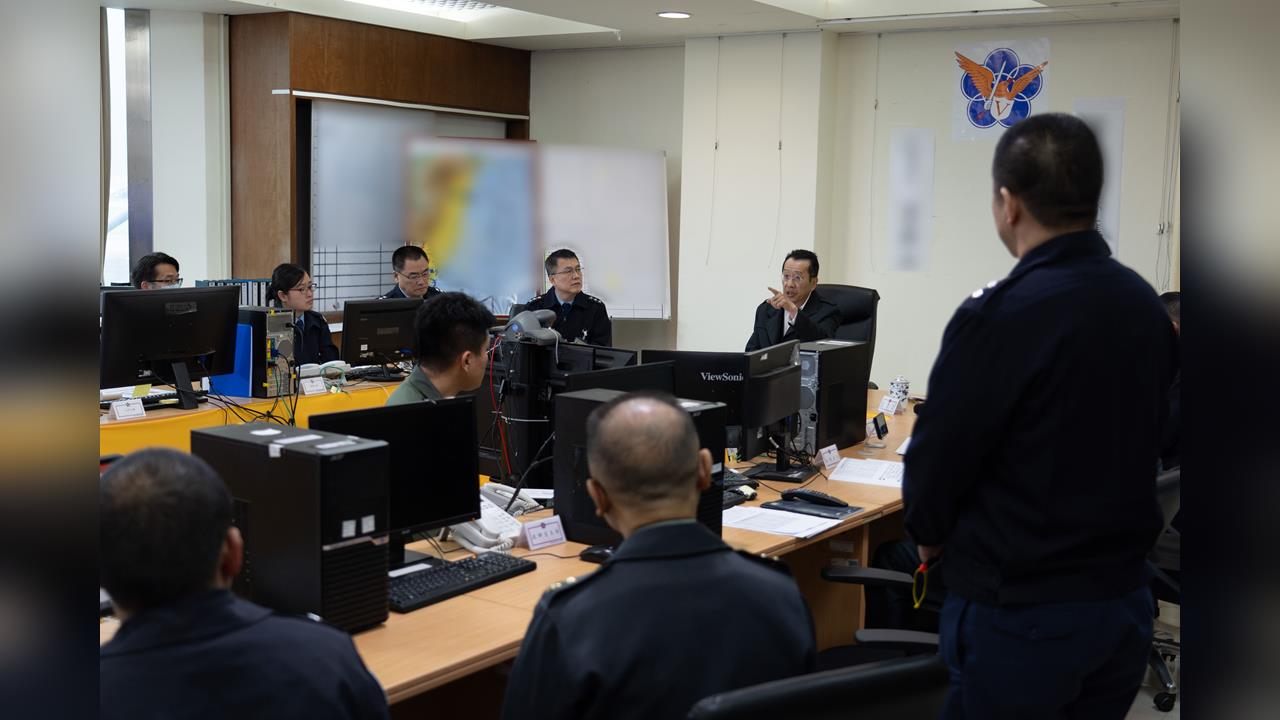 快新聞／F-16飛官辛柏毅失聯逾72小時　顧立雄赴花蓮空軍基地坐鎮、慰問家屬