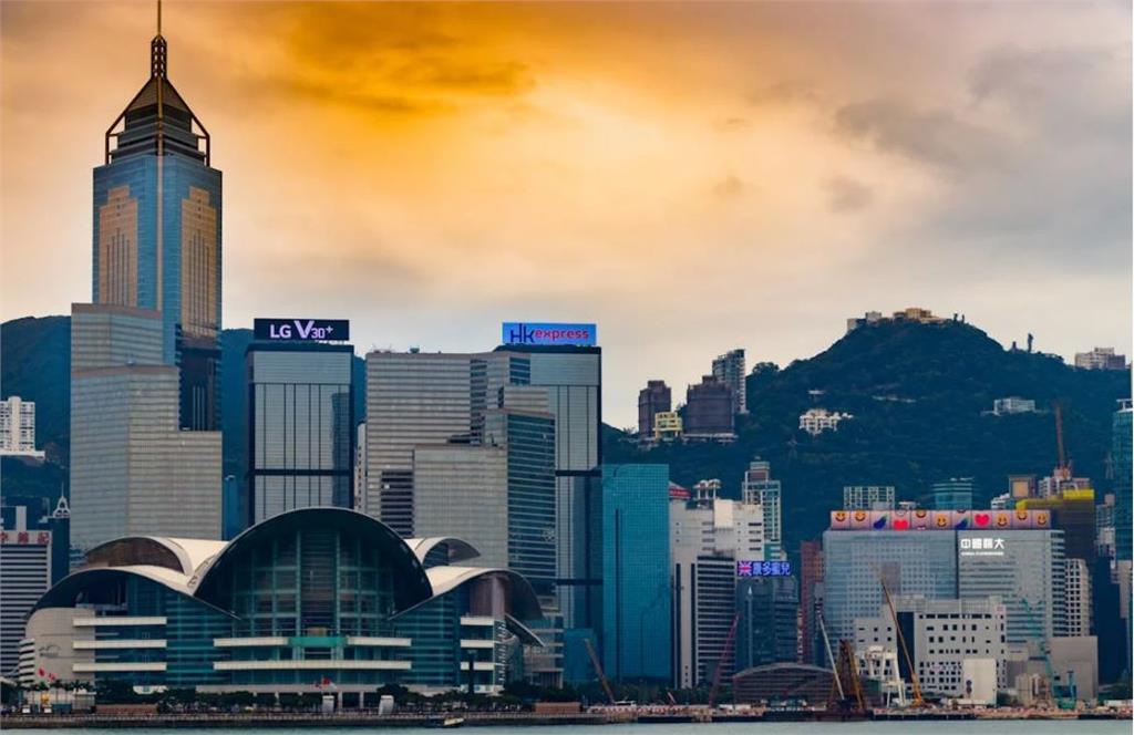 復活節假期大批港人出境旅遊　香港餐飲業生意跌30%