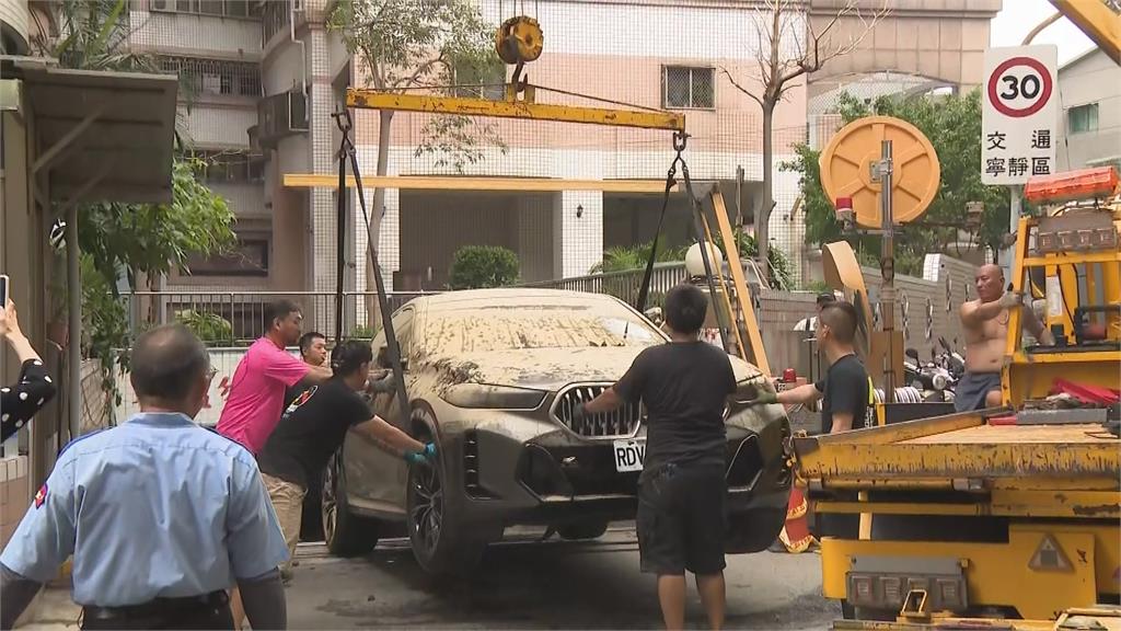 凱米颱風淹沒高雄!泡水車湧現…他問「只能報廢?」網揭車廠說法:真的超慘