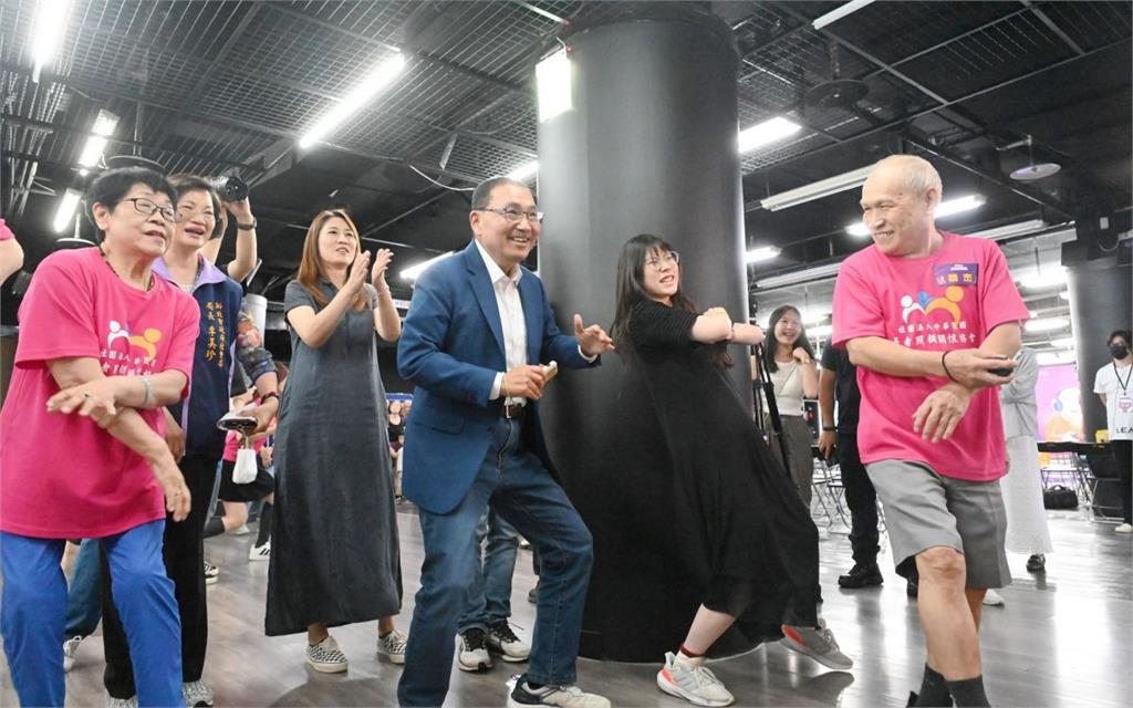 長輩也能打電動！新北推銀髮電競課程　拉近親子距離