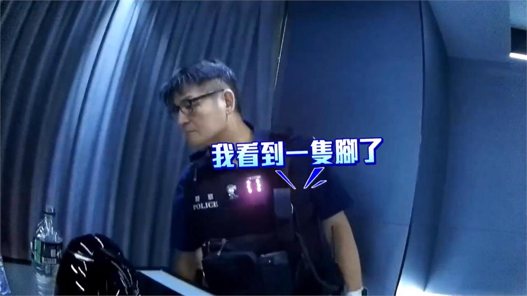 警方臨檢汽車旅館查覺被子有異狀　毒品通緝犯「躲棉被」露出馬腳