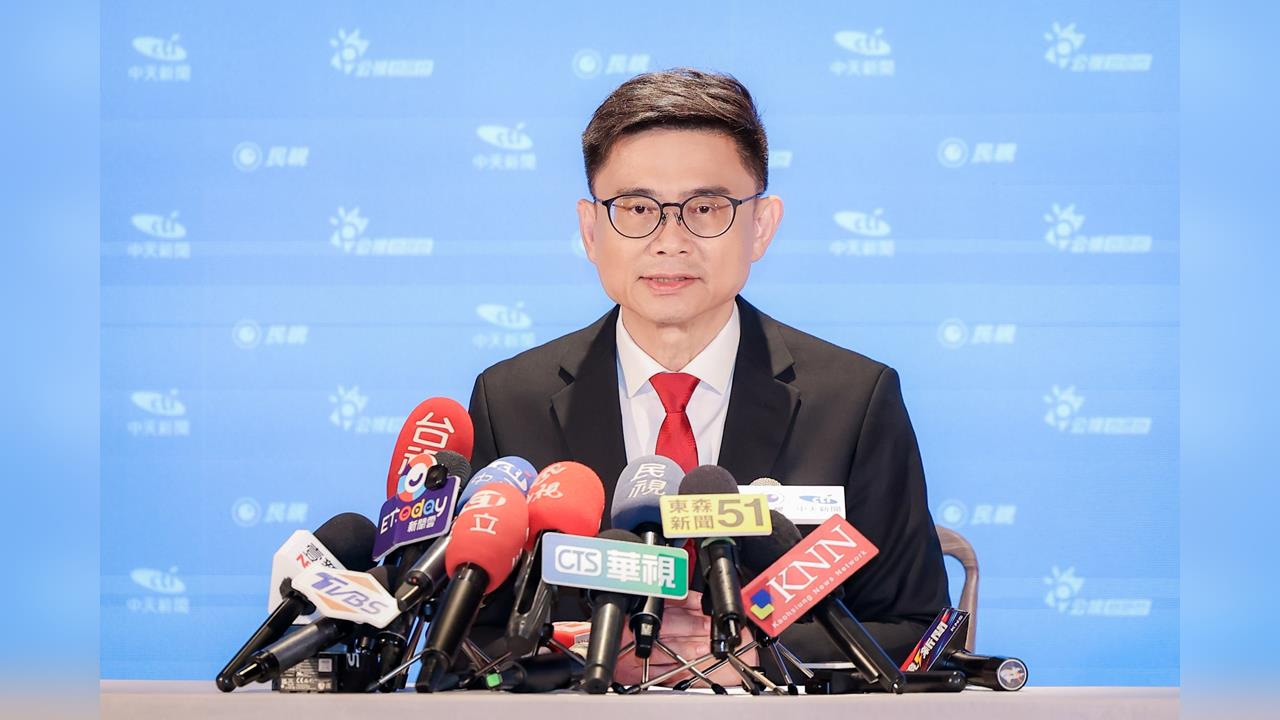 快新聞／高雄辯論落幕！賴瑞隆力挺沈伯洋　喊話明天一起加油：他是我戰友