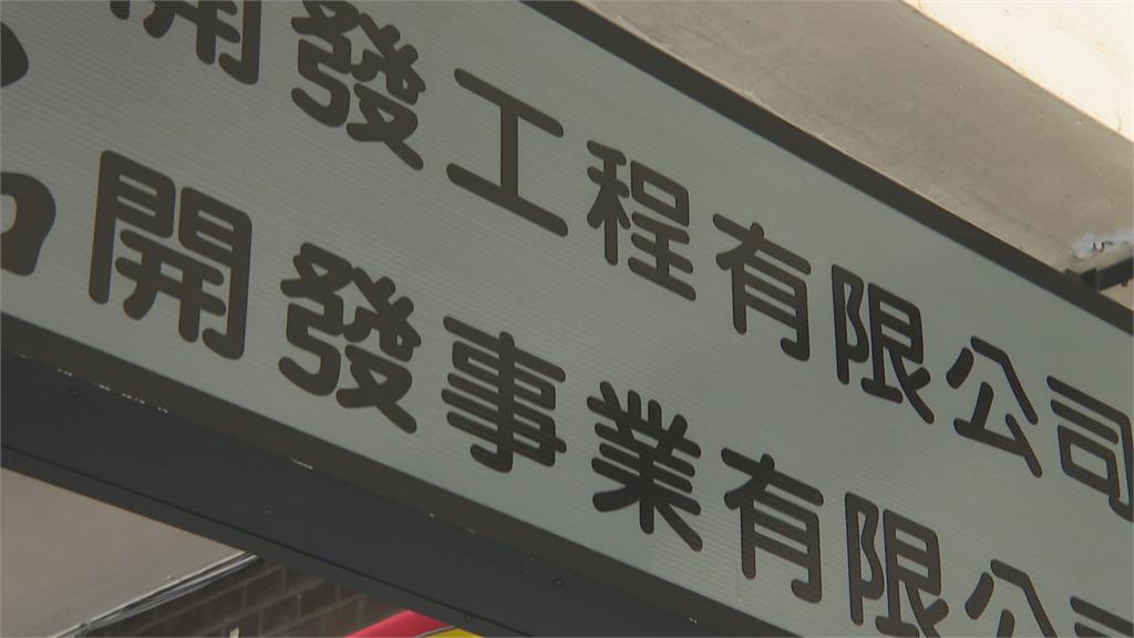 獲報情侶被擄走！　警搜查遭鐵捲門卡住「40分鐘」