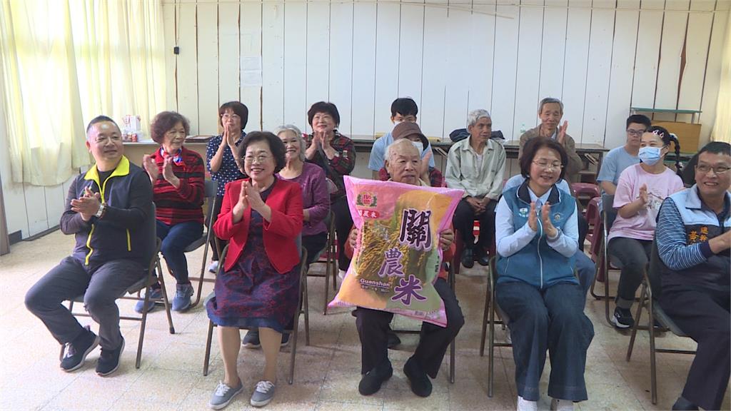 獅潭鄉「甘爺爺」捐米22載　全鄉響應今年達上萬斤